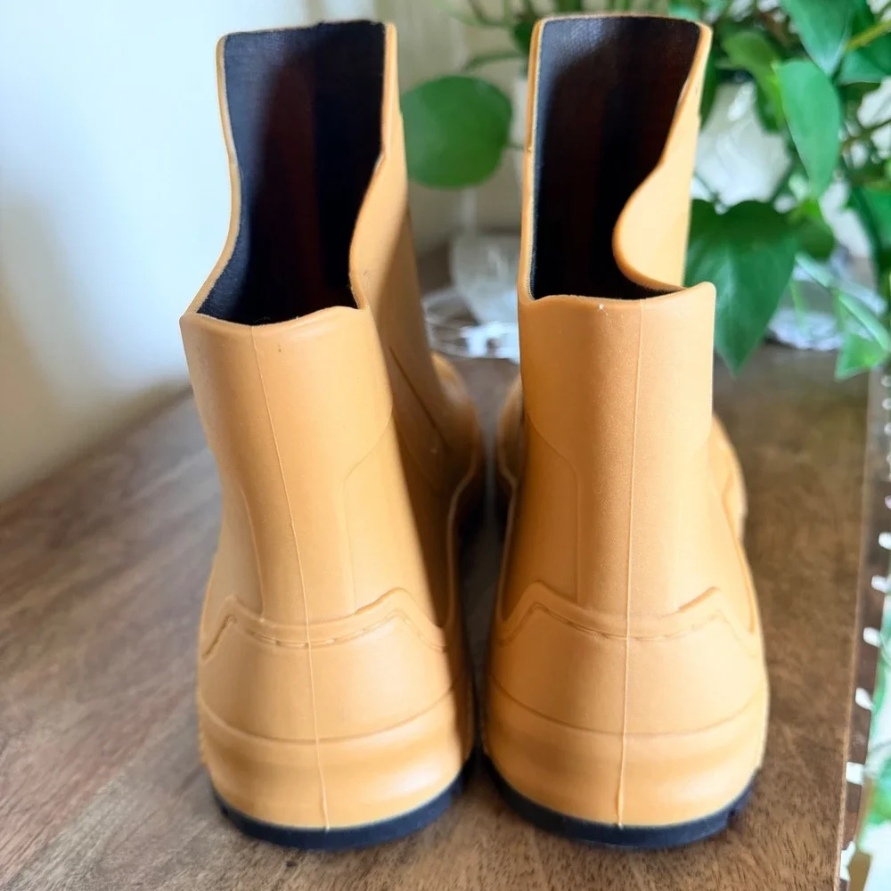 Womens EU 41 Tan Brown Waterproof Ankle Rain Bots Lug Sole Pull On Outdoor Wet